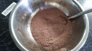 Шоколадный пирог без яиц на воде в мультиварке