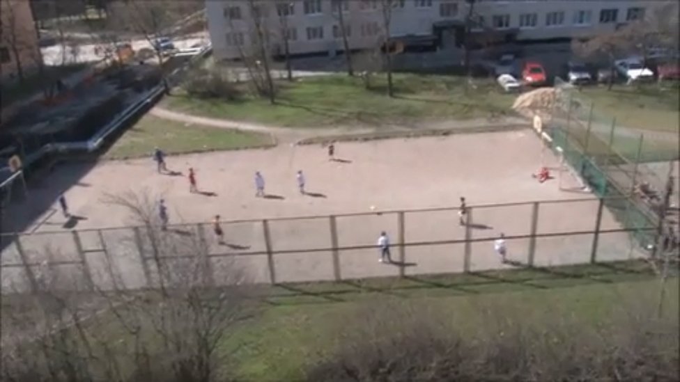 Удивительный дворовой футбольный матч