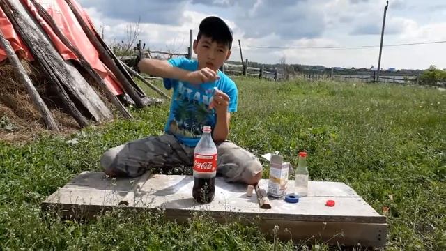 Ракета из Кока колы ! Что может случится ,если смешать колу с содой ?! смотреть онлайн