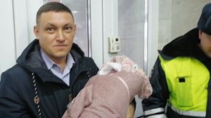 Нижневартовские полицейские доставили роженицу в роддом