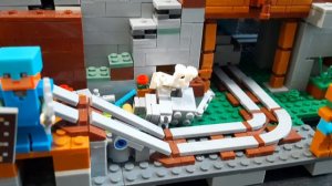 обзор на Lego Minecraft большая Горная Пещера детали 2688, 76010