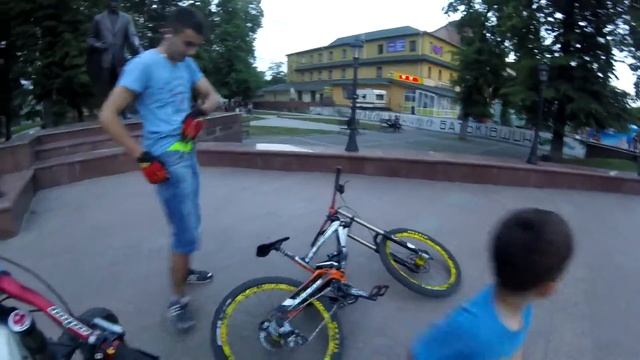 КАТКА ПО МІСТІ l ДРОП ЗІ СХОДІВ смотреть онлайн