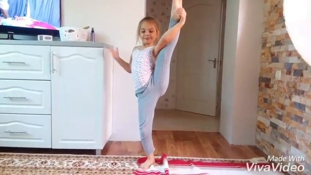 Девочка 6 лет показывает гимнастику шок !!! смотреть онлайн
