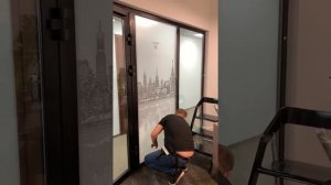 Оклейка дверей декоративной пленкой