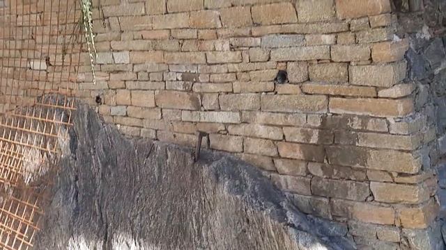 Ещё ломаю голову над странными ровноуглубленными с правильными цельными краями бороздками