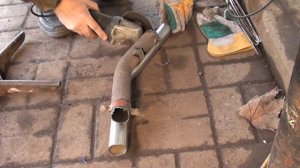 Ремонт глушителя (замена прогнившего участка трубы на новый на автомобиле Subaru).mp4