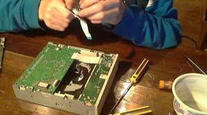 Разборка прочистка CD дисковода компьютера