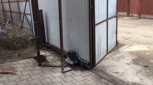Отказные ворота по системе Якселя с электроприводом