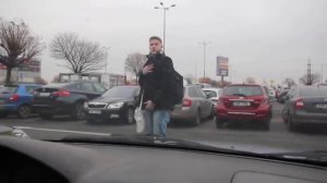 Как надо пугать людей!:)