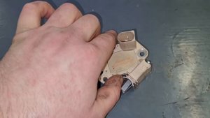 Пассат CC - регулятор напряжения генератора.