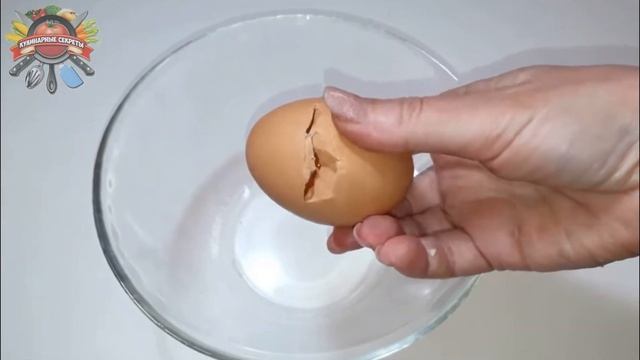 Оказывается, яйца нужно разбивать не об край тарелки и не ножом! смотреть онлайн