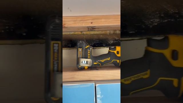 Счастье строителя это DeWalt!