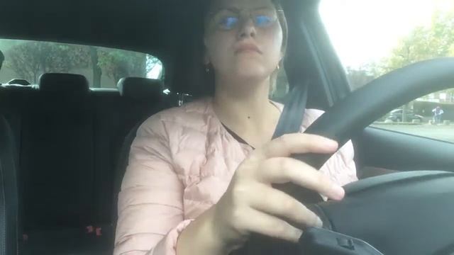 Первый раз за рулем. День два. Выезд в город, парковка. смотреть онлайн