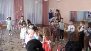 Нынче праздник бабушек и мам