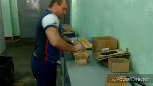 Рукой забил гвоздь.