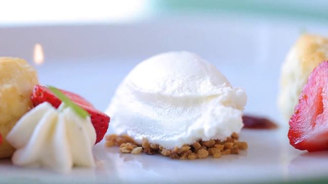 Waring WCIC20 Ice Cream Maker in Action, With Specs and Details смотреть онлайн