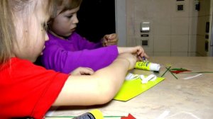 Дети Подарок МАМЕ аппликация ЦВЕТОЧЕК из цветной бумаги Поделки