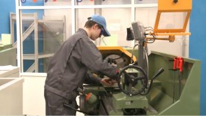 В Ярославле соревновались будущие токари и электромонтажники