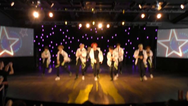 Stray Kids-Miroh //K POP WORLD FESTIVAL 2019 UKRAINE [A.P.A. Київ] смотреть онлайн