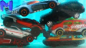 Пускаем машинки в воду!