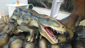 В выставочном зале Бобруйска ожили динозавры
