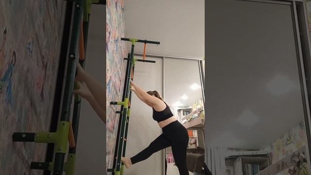 Как сделать спинке хорошо с помощью детской шведской лестницы смотреть онлайн