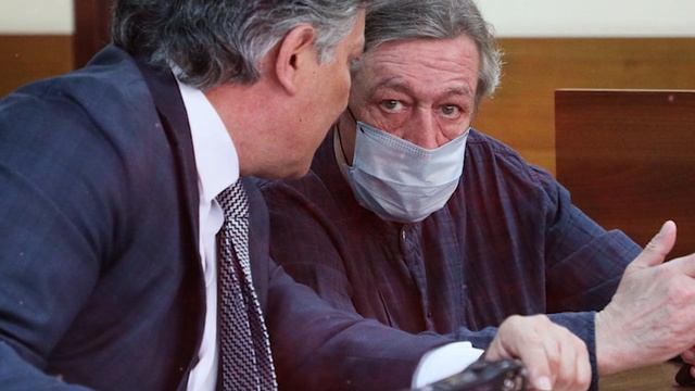 ЕФРЕМОВ В ЗАЛЕ СУДА  