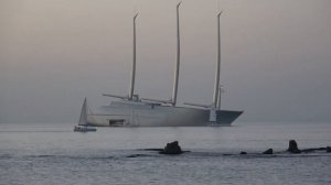 Яхта Мельниченко стала главной достопремечательностью Тель Авива
