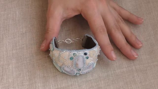 Женские браслеты из бисера и агатов смотреть онлайн