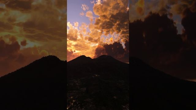 Рассвет над вулканом Везувий в Италии