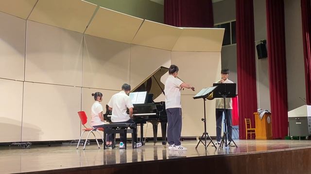 陳絜羽 - Eric Ewazen , Trio for horn,violin,and piano,III смотреть онлайн