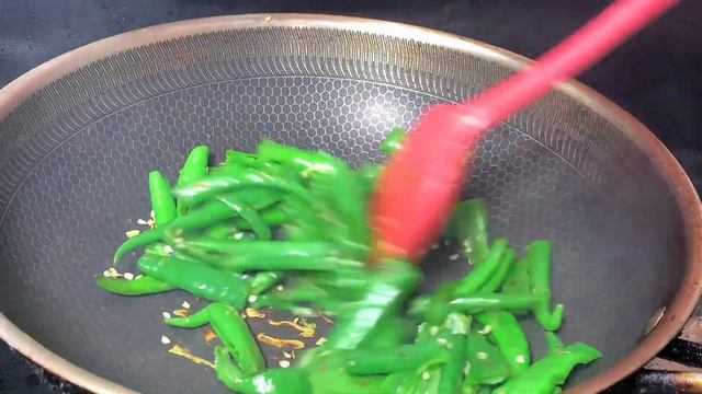 虎皮青椒家常做法，多加這一步，鮮香入味，操作簡單，太費米飯了【阿光廚房】#虎皮青椒 #青椒