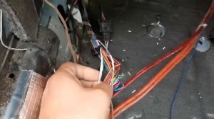 Замкнуло проводку на автомобиле Нива от сильного дождя . Выдало ошибку на сигнализации.