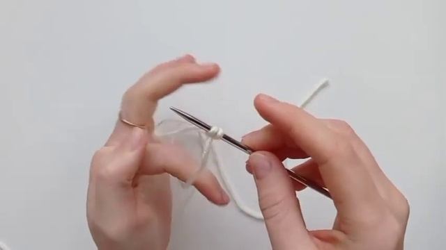 Как набрать петли на спицы/Классический наборный край/Легкий способ набора петель смотреть онлайн