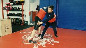 Бросок через бедро Сергей Тихомиров