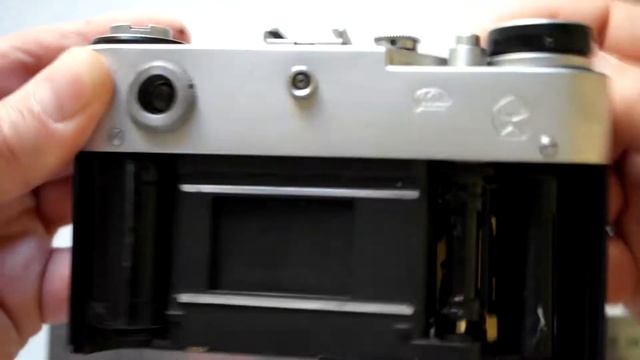 Фотоаппарат ФЭД 5В №331348, объектив И-61 Л/Д 2,8/53 №9436131. Лот 02282М смотреть онлайн