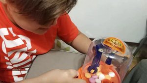 Обзор автомат с жвачками