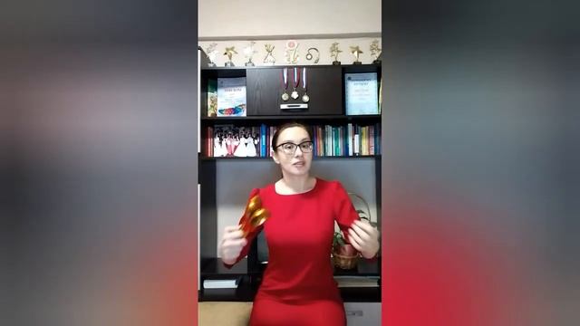 #ДОМАЛУЧШЕ | СЕМЕЙНЫЙ ДОСУГ В САМОИЗОЛЯЦИИ | Играем на ложках. Барыня.Часть 1
