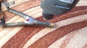 КАК СДЕЛАТЬ РОГАТКУ С ЛАЗЕРНЫМ ПРИЦЕЛОМ / how to make a slingshot with Laser Sight