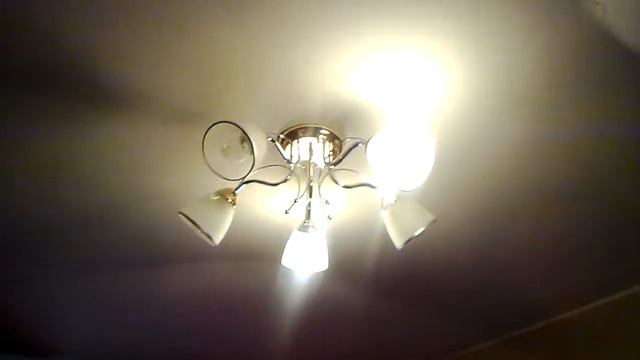 Вешаем на потолок пятирожковую люстру Gross GR 2011 смотреть онлайн