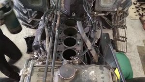 Славик и Димон вытаскивают поршня и гильзы на МТЗ-82