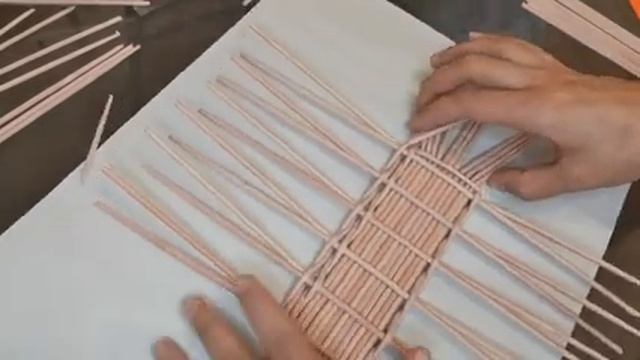 Овальная Крышка ситцевым плетением с узором для шкатулки или корзины. Плетение из газетных трубочек