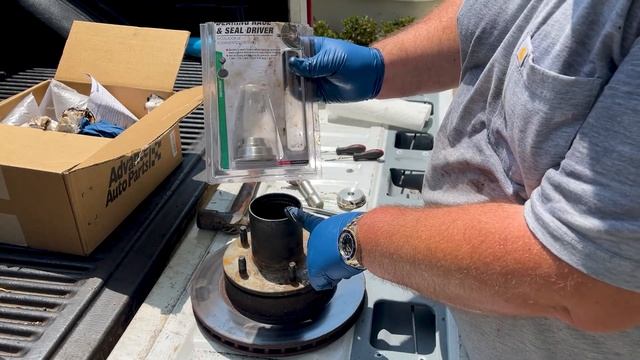 Wheel Bearing Replacement 1996 Ford F-150 4x4 смотреть онлайн