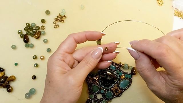 Колье на мемори проволоке. смотреть онлайн