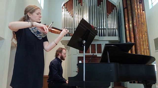 Mozart- Sonata for Violin & Piano in B-flat, II. Andantino смотреть онлайн