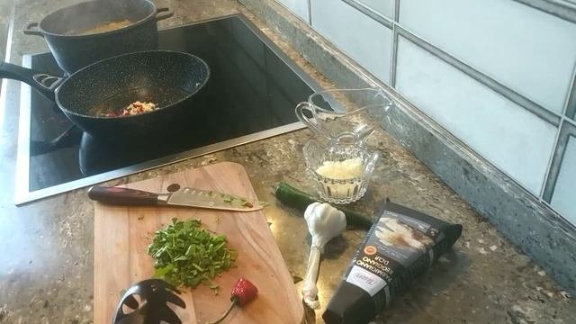 ПАСТА С СЫРОМ В ОЛИВКОВОМ МАСЛЕ. РЕЦЕПТ НАСТОЯЩЕЙ ИТАЛЬЯНСКОЙ ПАСТЫ! МАКАРОНЫ С ПАРМЕЗАНОМ!