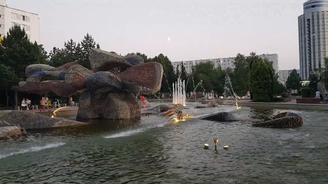 Танцующие фонтаны в Набережных Челнах