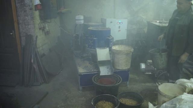 Гранулирование опилок лиственницы. Гранулятор ГУ 4/30 смотреть онлайн