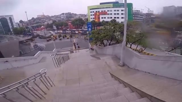 Скольжение вниз по лестнице смотреть онлайн