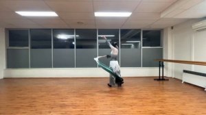 《左手指月》 “Upwards to the moon”